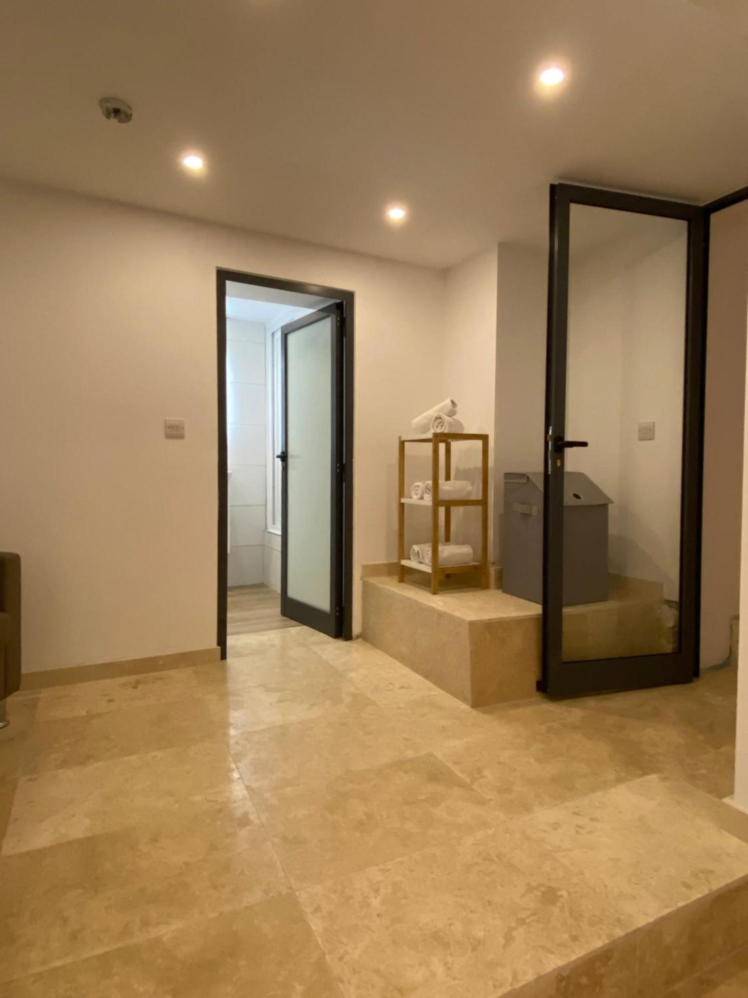 Tritoni Valletta Boutique Hotel Floriana Zewnętrze zdjęcie